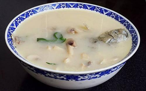 小白菜魚頭湯