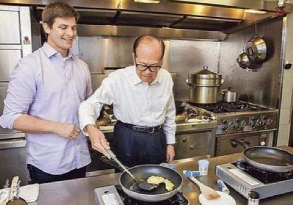 原來李嘉誠也有一個(gè)餐飲夢