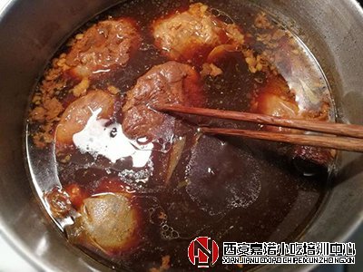 鹵肉技術(shù)培訓(xùn)鹵牛腱的詳細做法