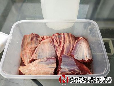 鹵肉技術(shù)培訓(xùn)鹵牛腱的詳細做法