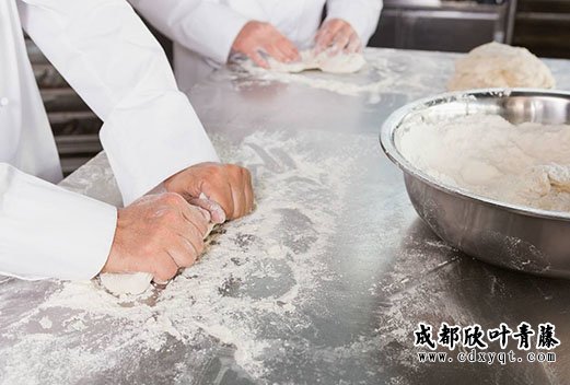 面點(diǎn)包子技術(shù)培訓(xùn)班在哪里報(bào)名?